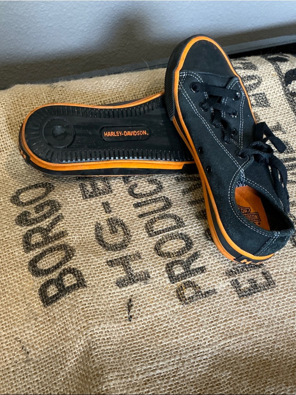 Harley-Davidson Black Sneakers with Orange Trim Size 8 - Picture 3 of 3